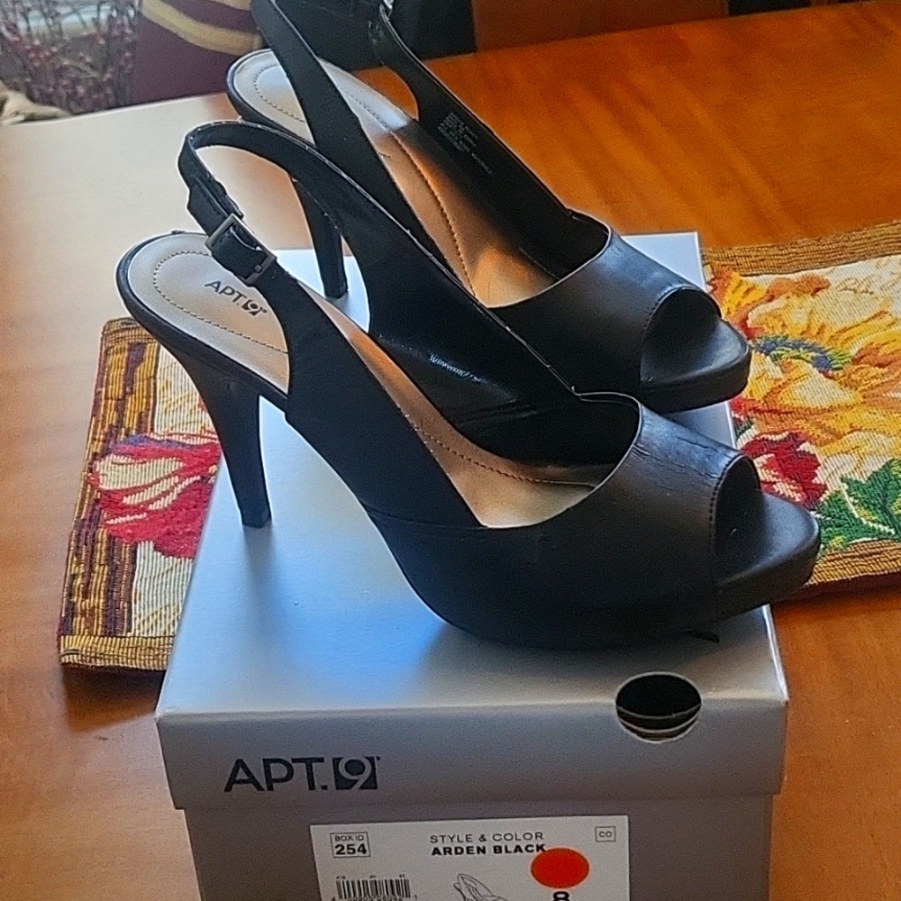 Apt. 9 Women's Black Peeptoe Slingback Heels. NWT Never worn. Size 8